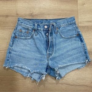 Levi’s 501 Shorts W23